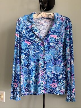 LILLY PULITZER
RUFFLE PJ COSMIC KISMET BUTTON-UP TOP